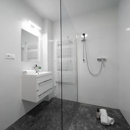 3b Bright Beautiful Newly Renovated 3br アパート *