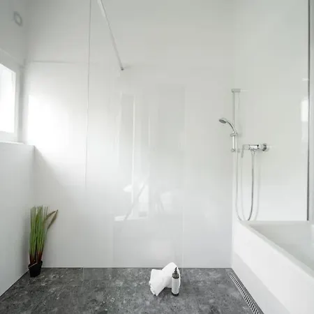 3b Bright Beautiful Newly Renovated 3br Apartmán Praha