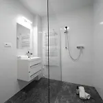 3b Bright Beautiful Newly Renovated 3br Apartament *