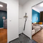 3b Bright Beautiful Newly Renovated 3br Apartament *