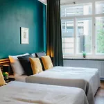 3b Bright Beautiful Newly Renovated 3br Apartament