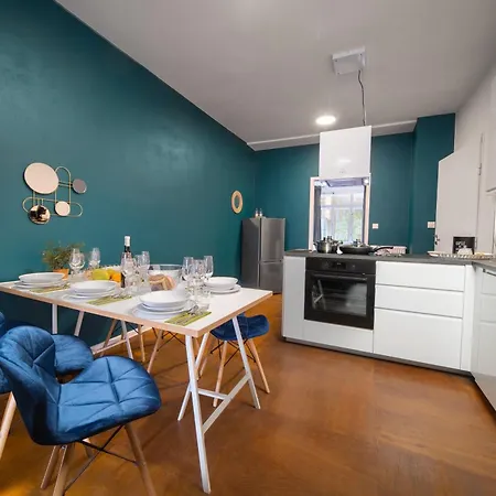 3b Bright Beautiful Newly Renovated 3br Apartamento Praga