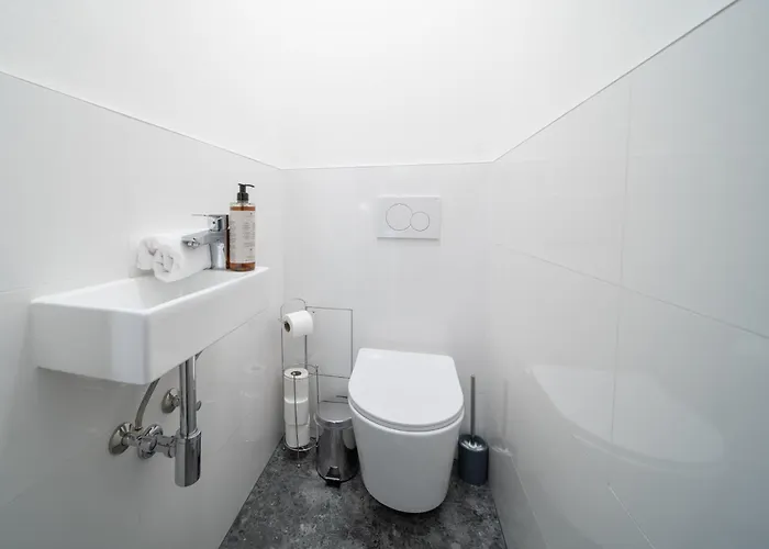 3b Bright Beautiful Newly Renovated 3br 아파트 *