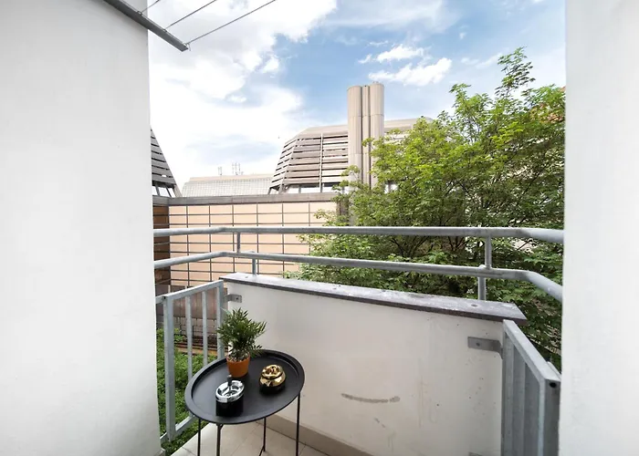 아파트 3b Bright Beautiful Newly Renovated 3br *